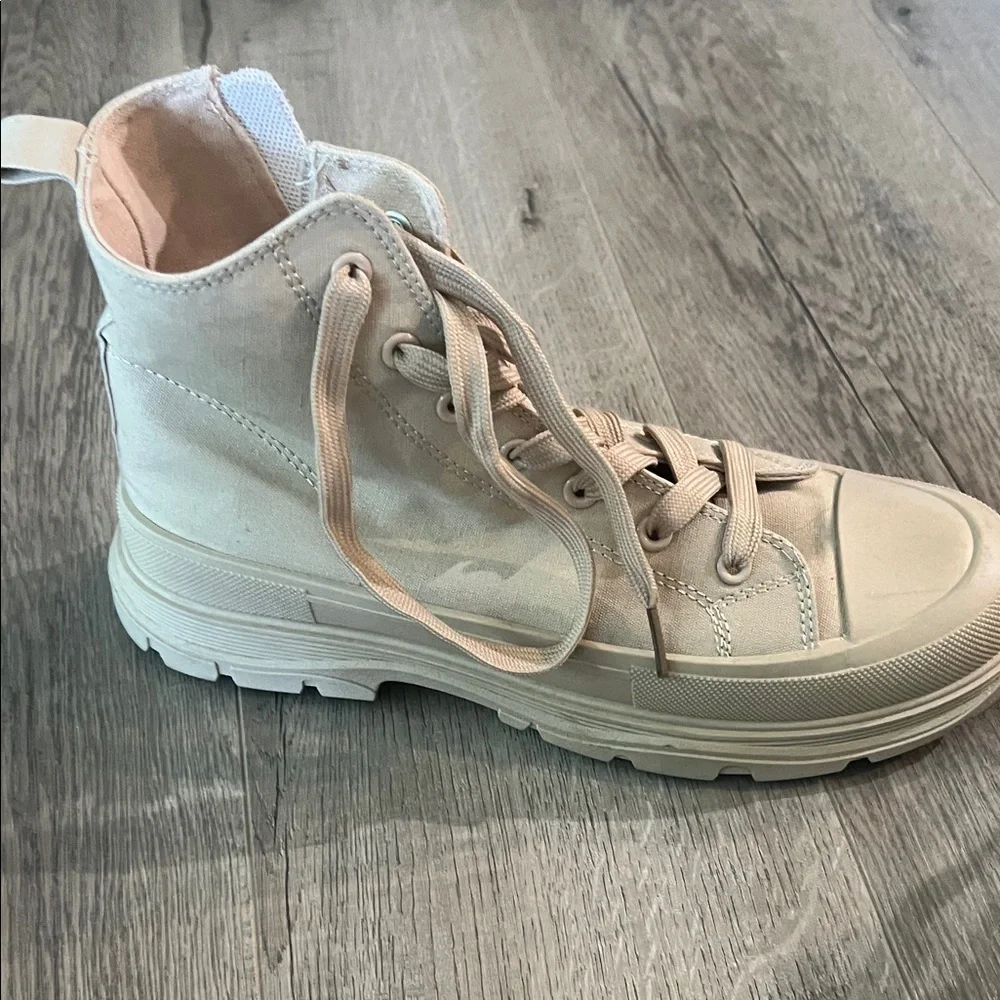 Mudd Women's Beige High-Top Sneakers - Picture 3 of 5